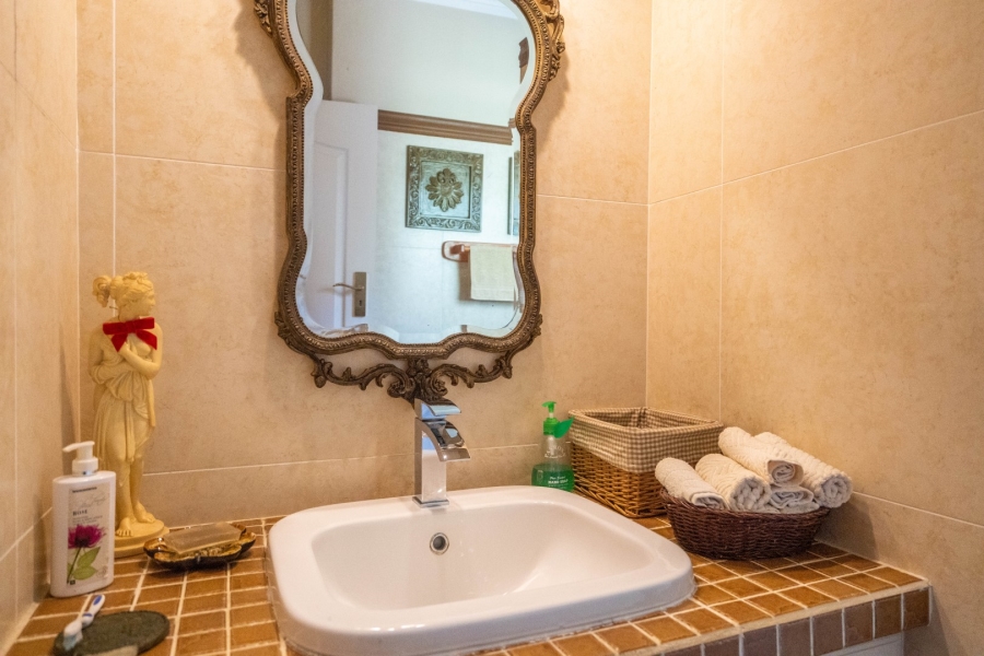 6 Bedroom Property for Sale in West Bank Eastern Cape